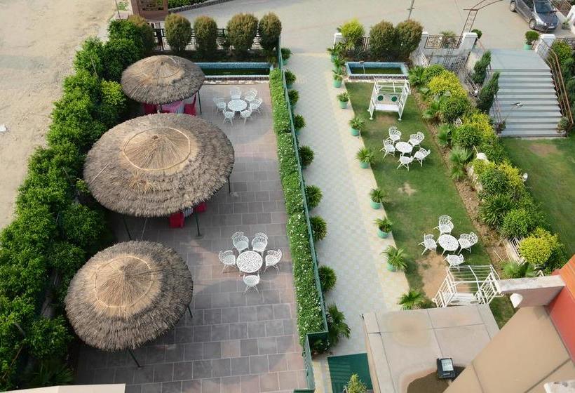 ホテル Ajuba Residency