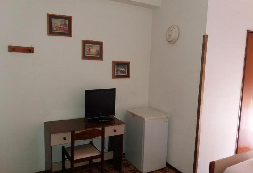 בית מלון כפרי Albergo Europa