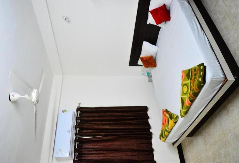 فندق Bholenath Palace Infront Of Mahakal Temple