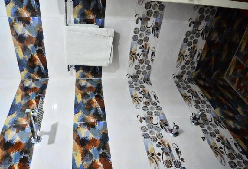 فندق Bholenath Palace Infront Of Mahakal Temple