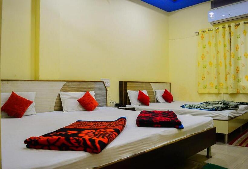 فندق Bholenath Palace Infront Of Mahakal Temple