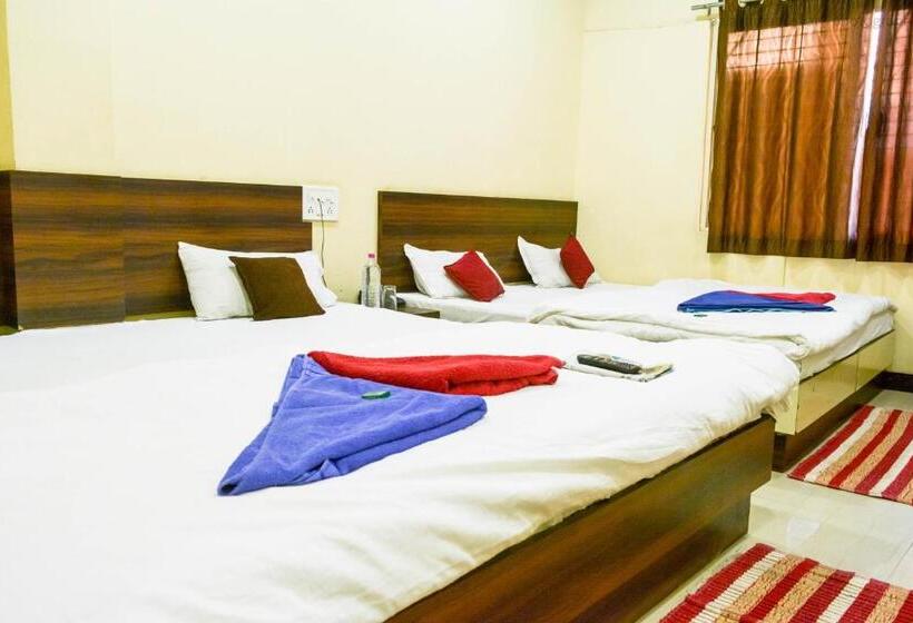 فندق Bholenath Palace Infront Of Mahakal Temple