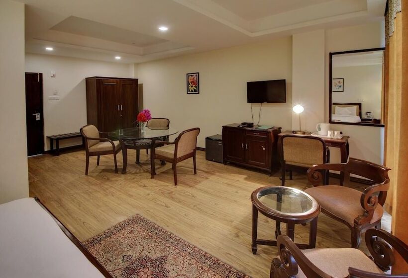 酒店 Katoch Grand By Vivaan