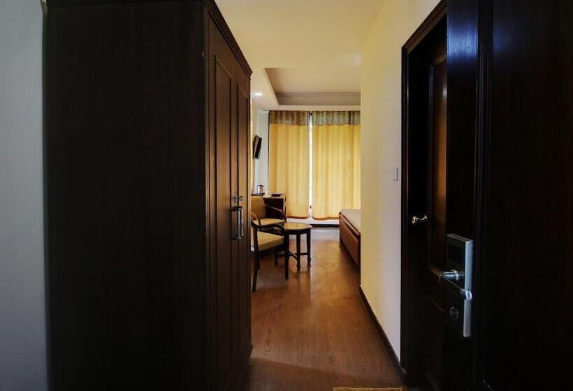 酒店 Katoch Grand By Vivaan