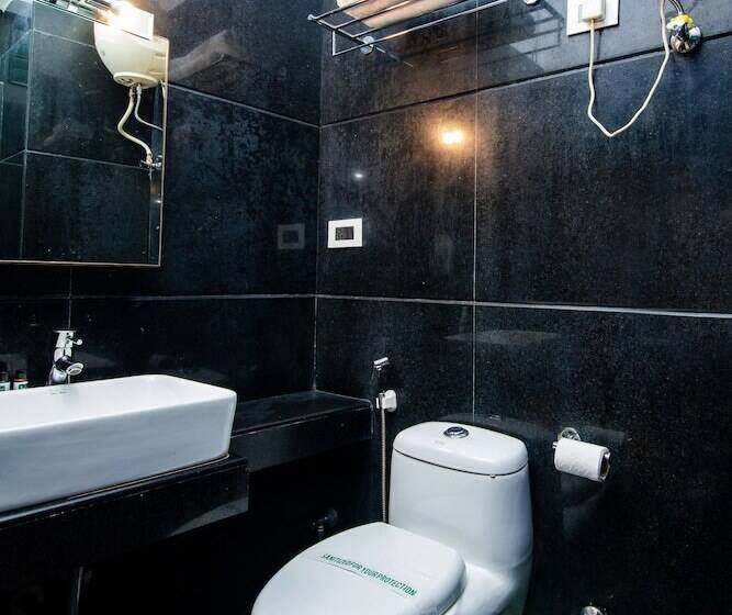 ホテル Muscatel Yavachi   400 Mts From Mg Marg