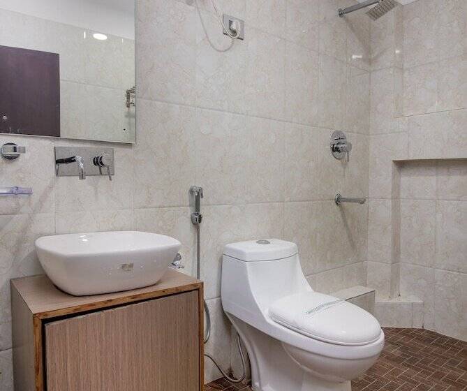 ホテル Muscatel Yavachi   400 Mts From Mg Marg