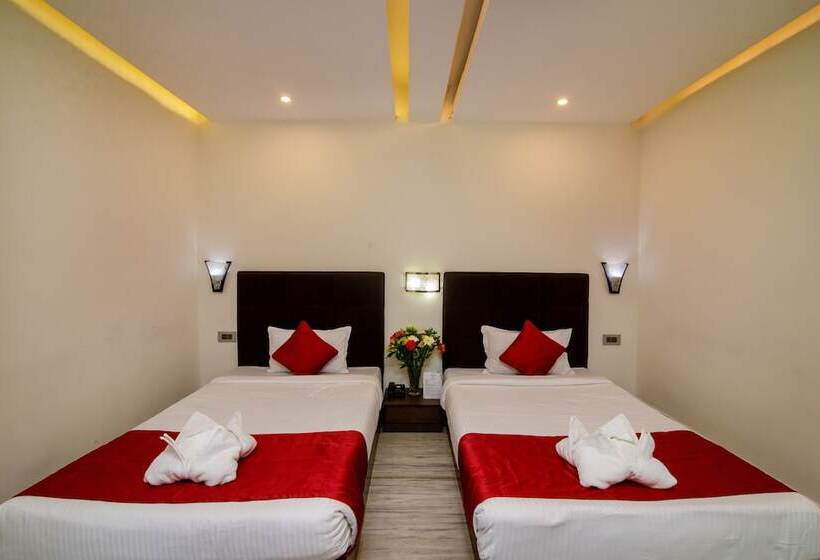 ホテル Muscatel Yavachi   400 Mts From Mg Marg