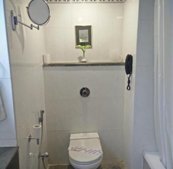 ホテル Parisutham