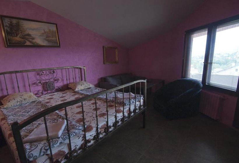 בית מלון כפרי Snow Heaven