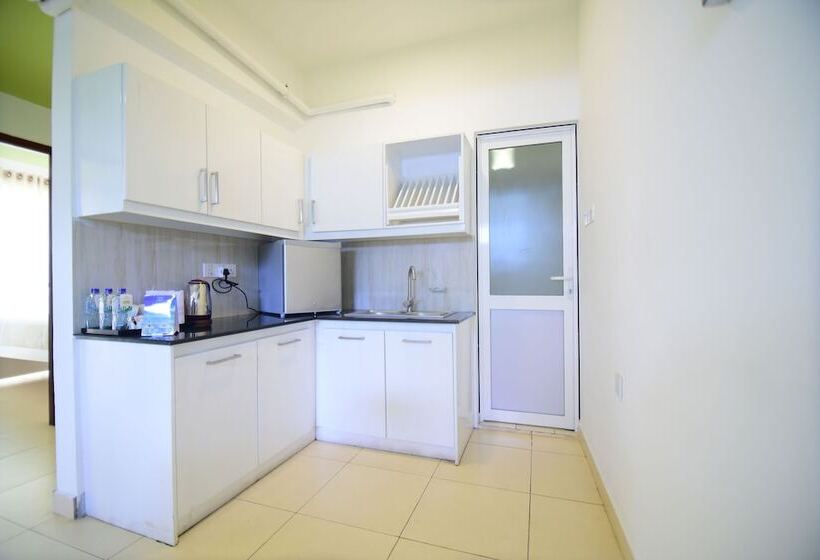 Отель Thilhara Days Inn