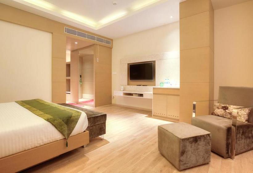 בית מלון כפרי Grand Bhabendra Alay