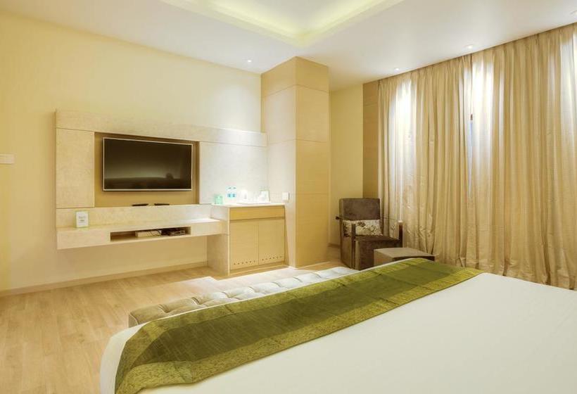 בית מלון כפרי Grand Bhabendra Alay