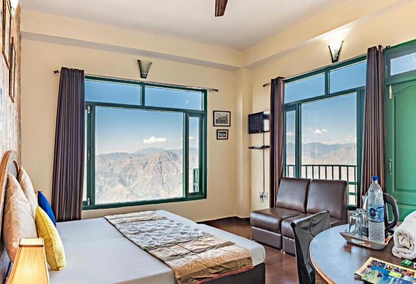 هتل Trimurti Pine Valley Resort