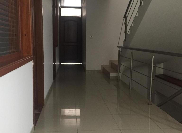 Отель Universal