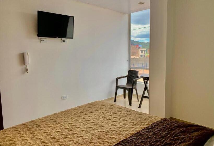 Отель Universal