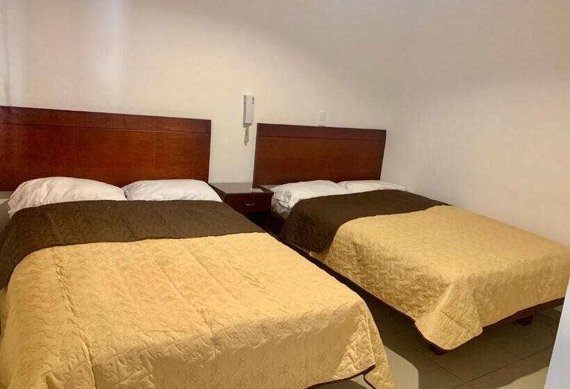 Отель Universal