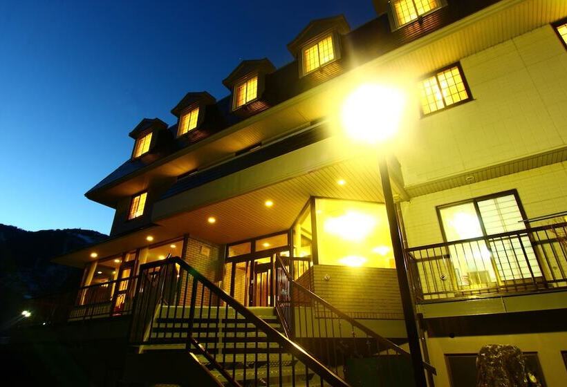 בית מלון כפרי Utopia Naeba