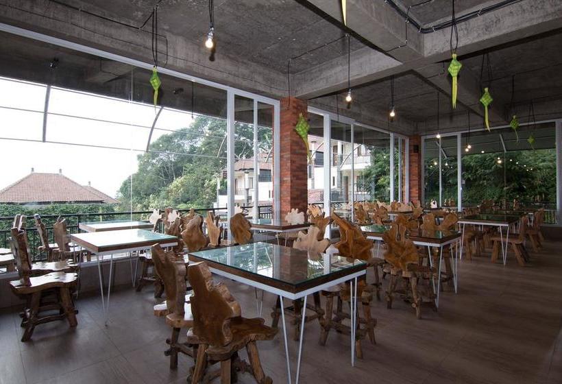 בית מלון כפרי Zen Rooms Cemara Bedugul