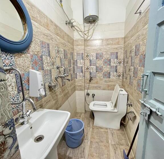 Jaisalmer Hostel Crowd