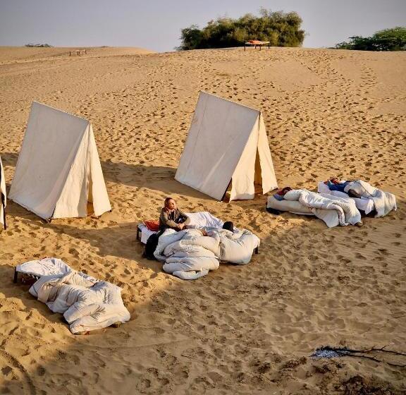 Jaisalmer Hostel Crowd