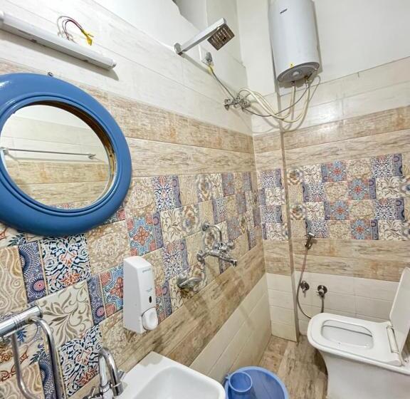 Jaisalmer Hostel Crowd