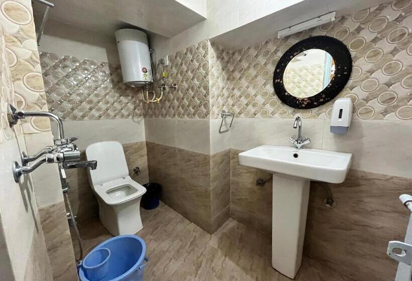 Jaisalmer Hostel Crowd