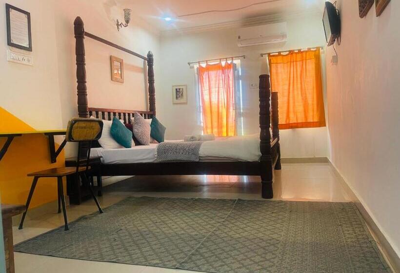 Jaisalmer Hostel Crowd