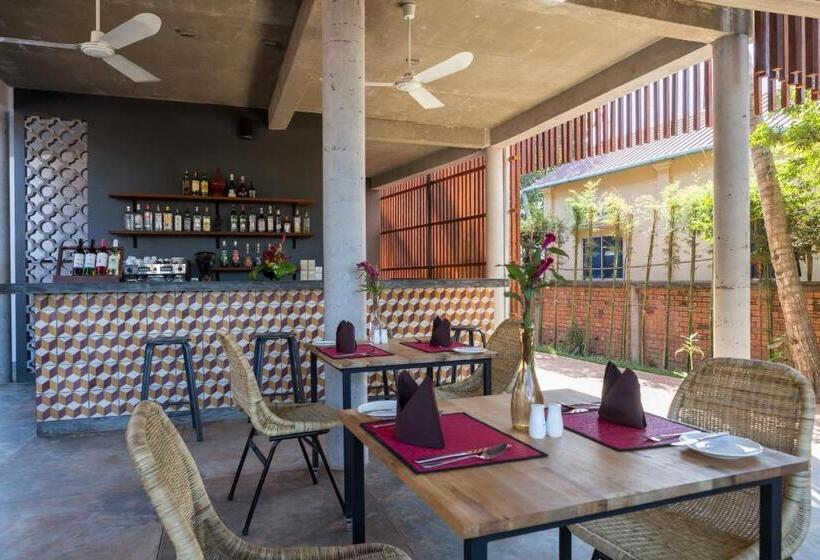 Sala Baï Hotel & Restaurant School