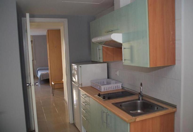 호스텔 Apartaments Turístics Residencia Vila Nova