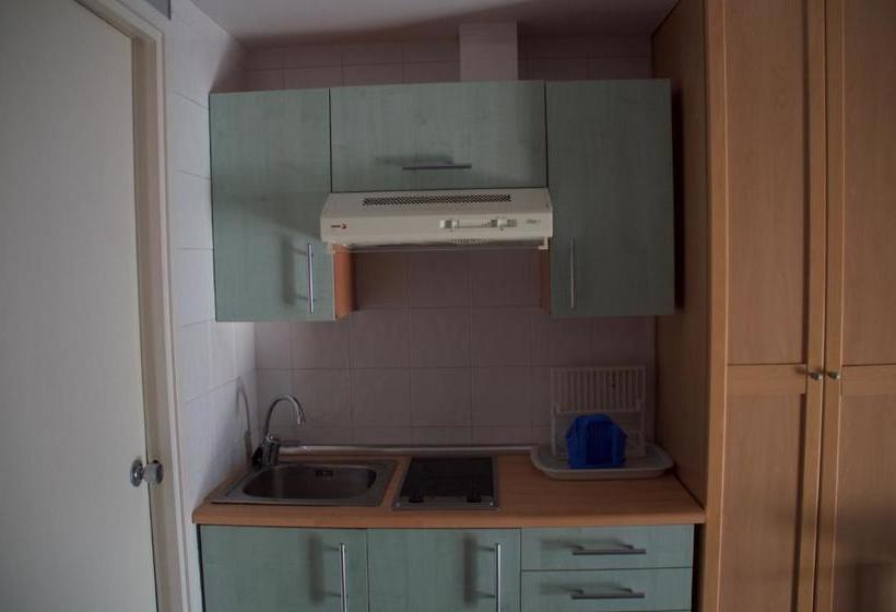 호스텔 Apartaments Turístics Residencia Vila Nova