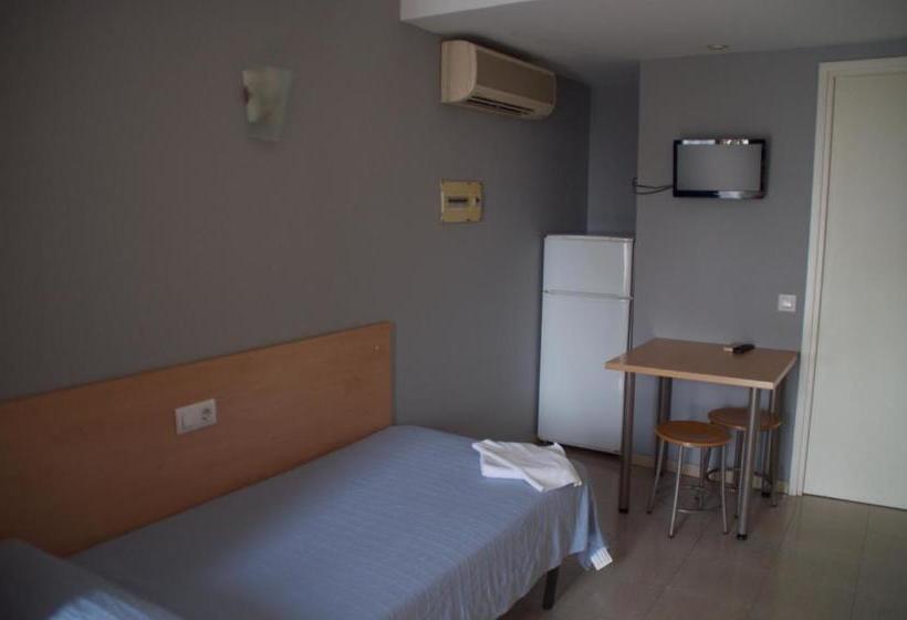 호스텔 Apartaments Turístics Residencia Vila Nova