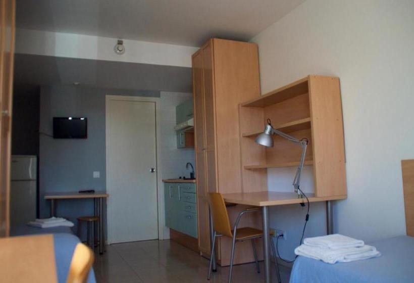 호스텔 Apartaments Turístics Residencia Vila Nova