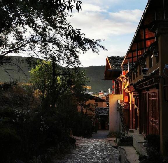 Общежитие Jha Lam Gang Inn