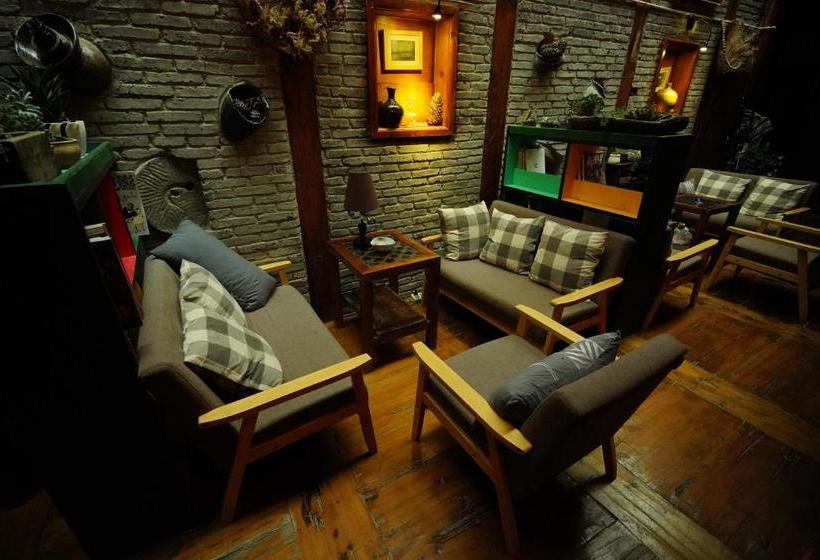 Общежитие Jha Lam Gang Inn