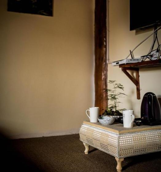 Общежитие Jha Lam Gang Inn