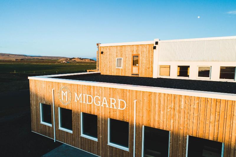 هاستل Midgard Base Camp