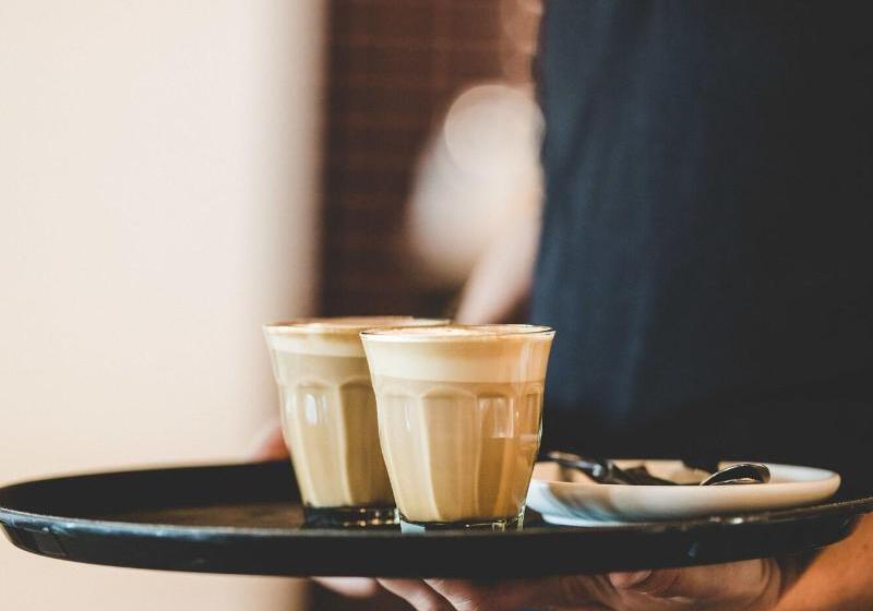 هاستل Midgard Base Camp