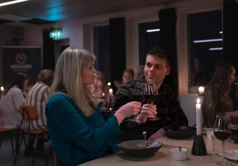 هاستل Midgard Base Camp