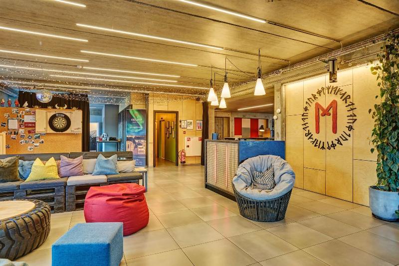 هاستل Midgard Base Camp