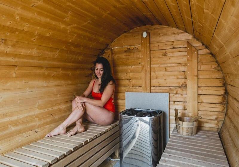 هاستل Midgard Base Camp