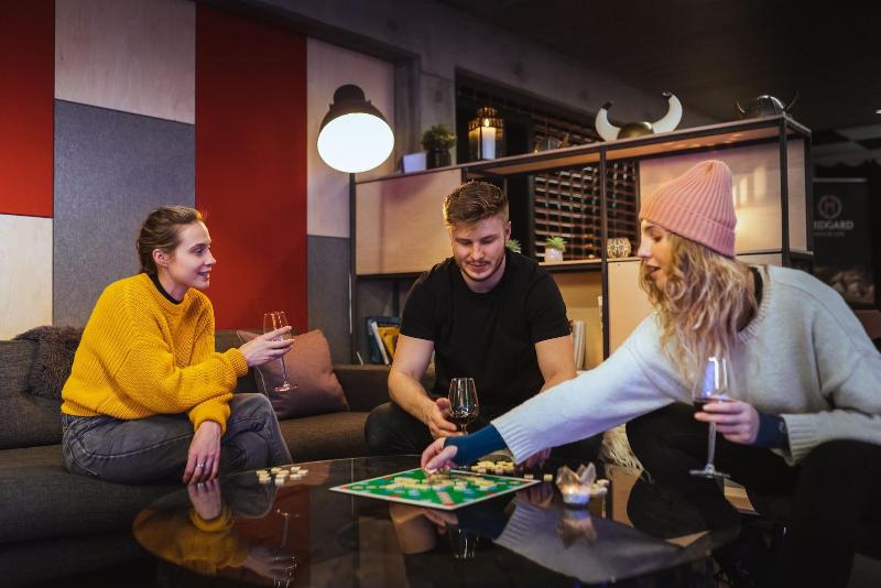 هاستل Midgard Base Camp