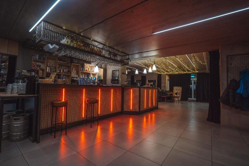 هاستل Midgard Base Camp