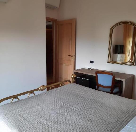 住宿加早餐  Antares Rooms And Suites