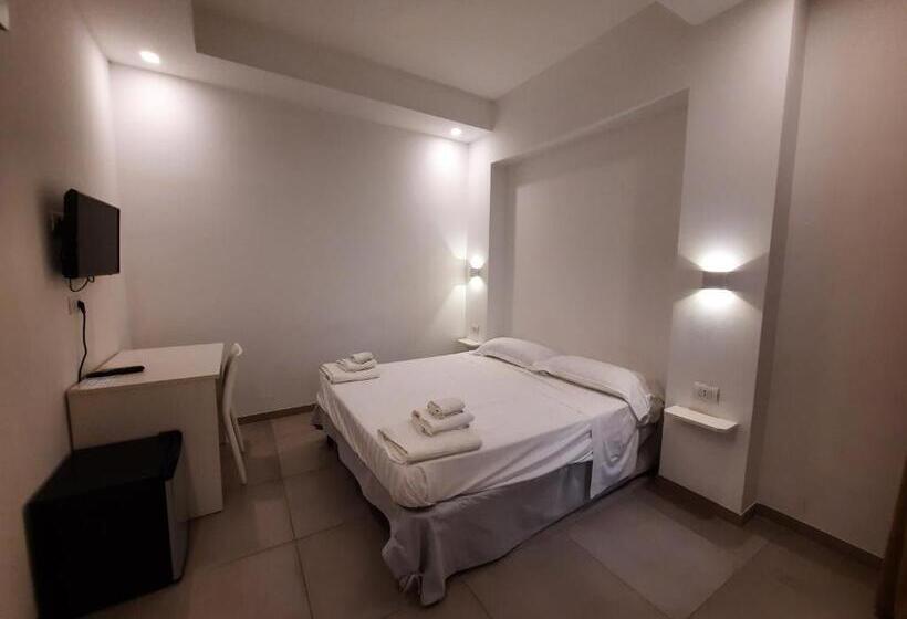 住宿加早餐  Antares Rooms And Suites