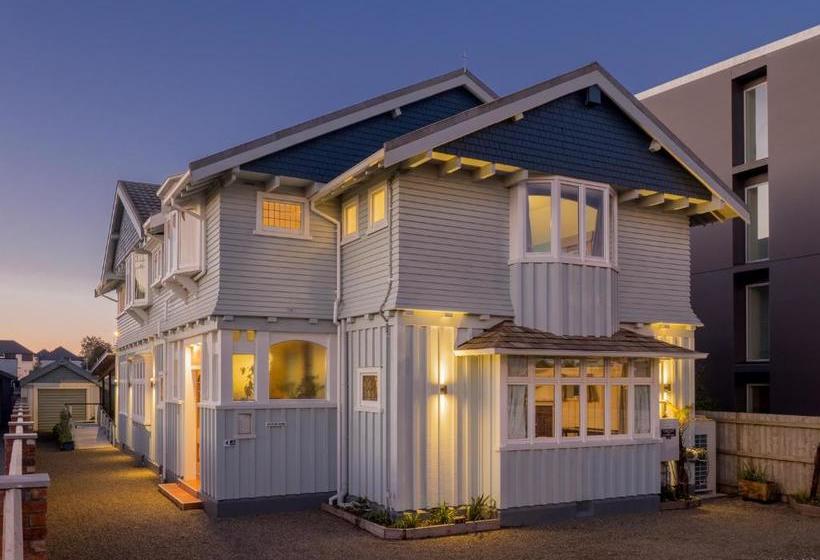 تختخواب و صبحانه Eco Villa