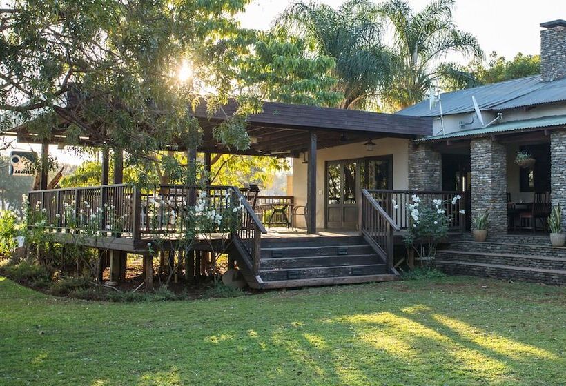 Bed and Breakfast Hamiltons Lodge & Restaurant