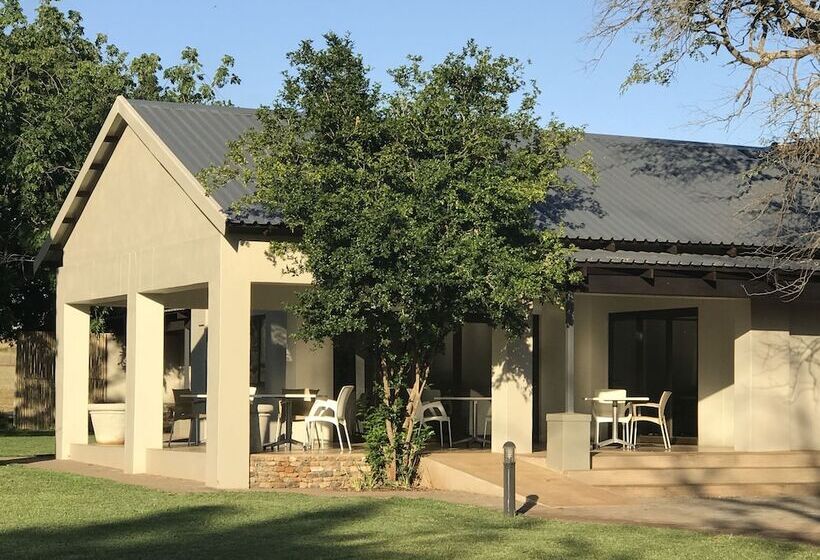 تختخواب و صبحانه Hamiltons Lodge & Restaurant