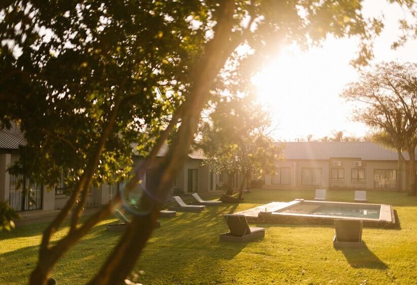 Bed and Breakfast Hamiltons Lodge & Restaurant