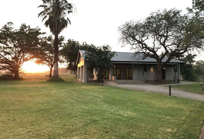 Bed and Breakfast Hamiltons Lodge & Restaurant