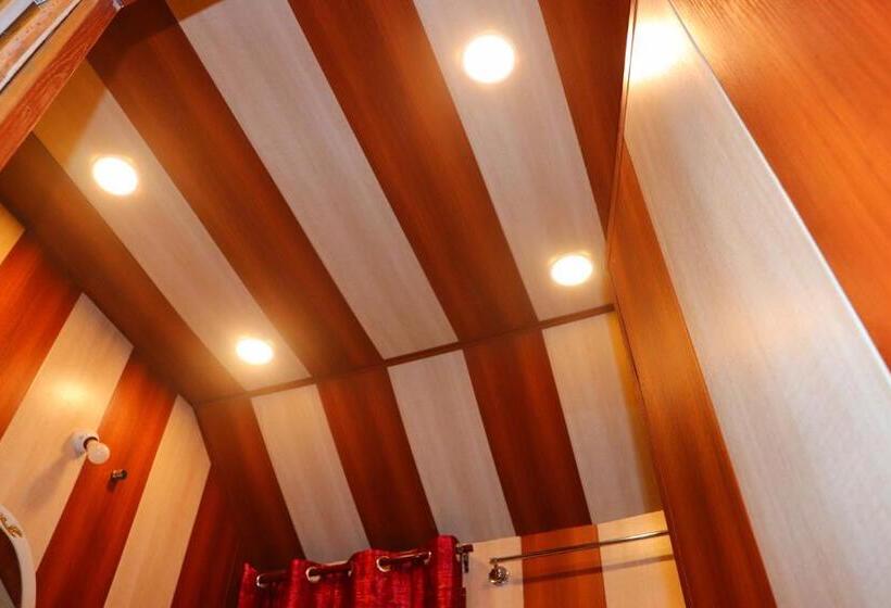 住宿加早餐 House Boat New Pala Palace